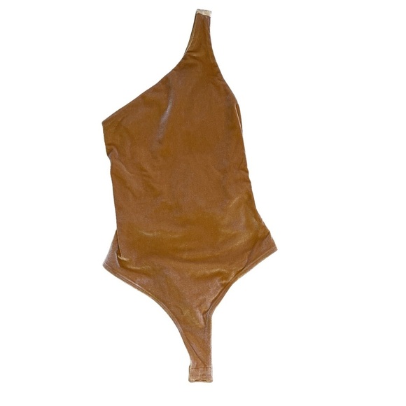 FABLETICS Gigi Velour Bodysuit Light Honey | Size XXS 0-2 | NWT - Picture 4 of 6